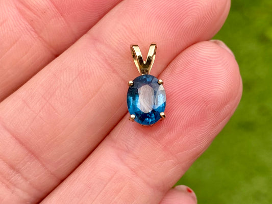 9ct Gold Topaz Pendant