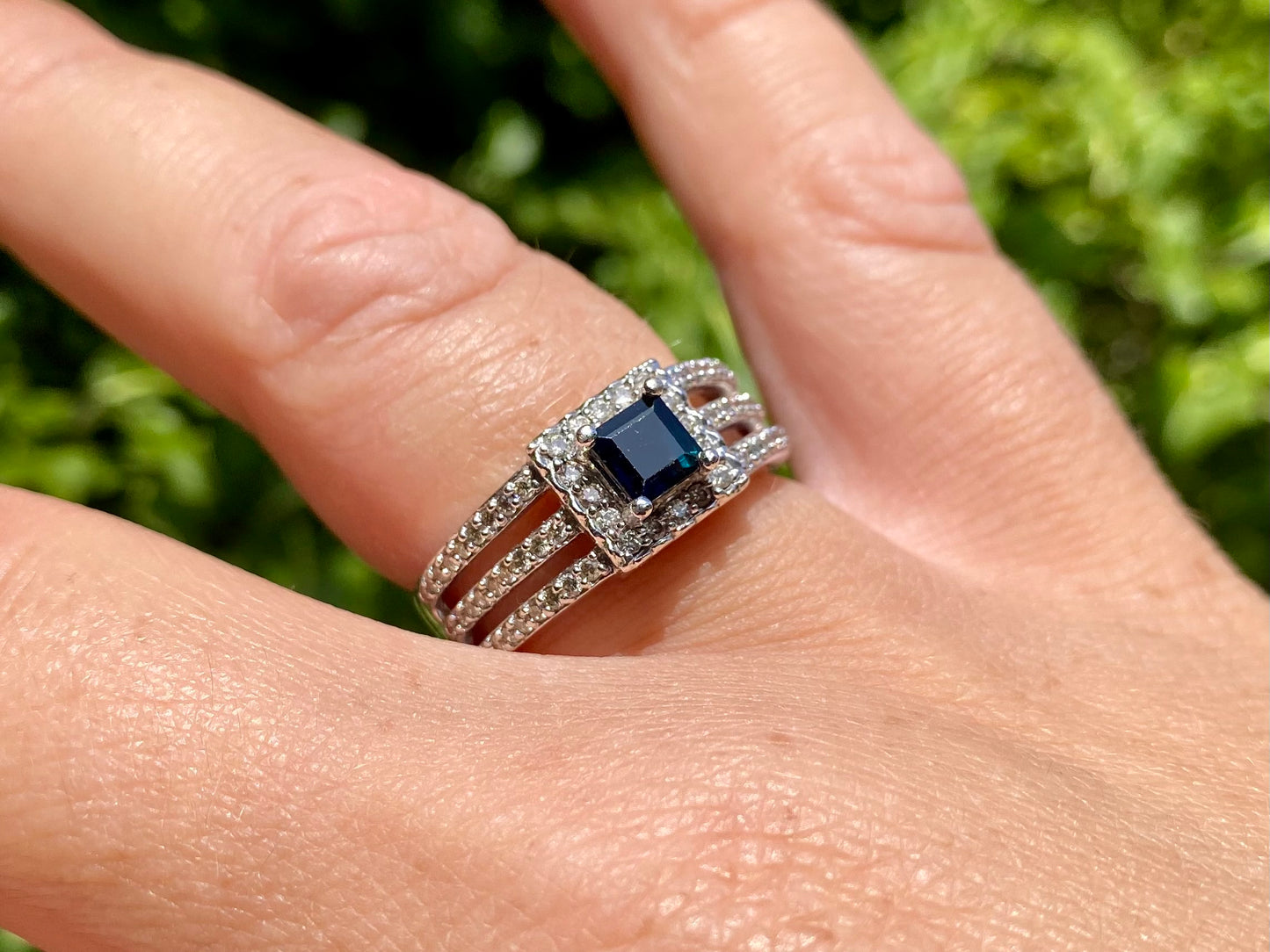 9ct Gold Sapphire & Diamond Ring