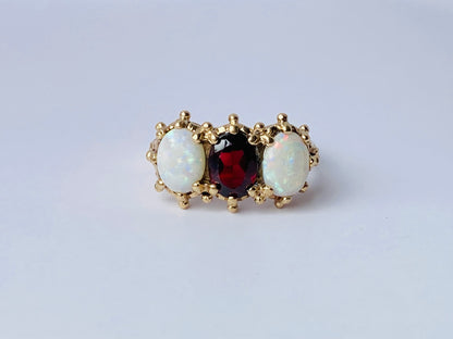 Vintage 9ct Gold Opal & Garnet Ring