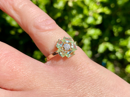 9ct Gold Green Garnet & Diamond Ring