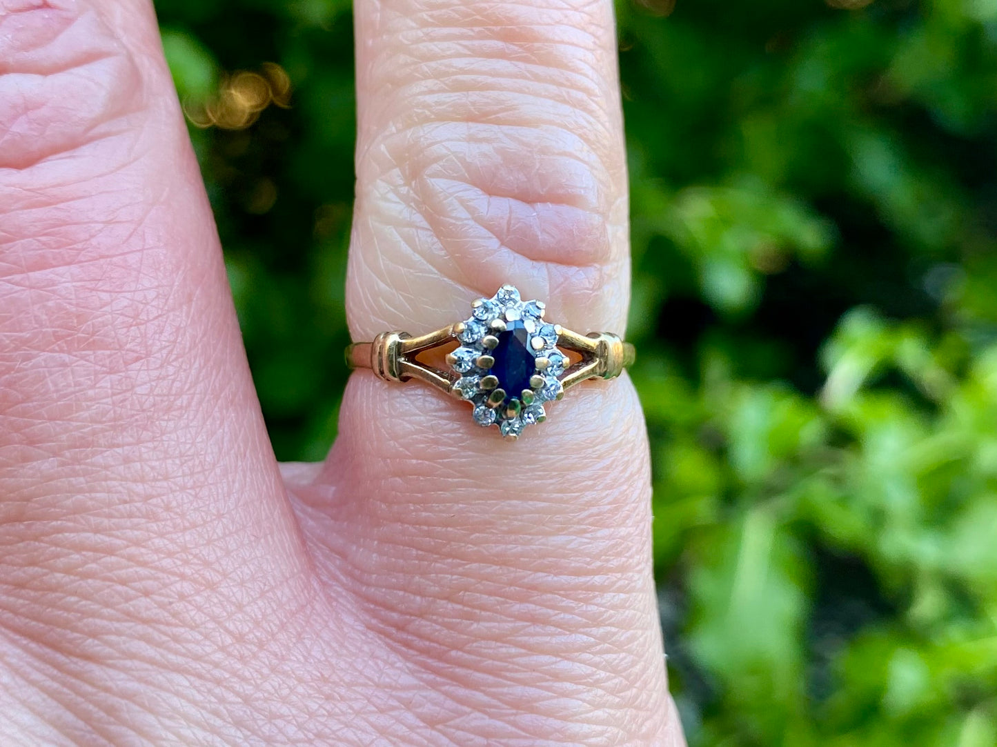 Vintage 9ct Gold Sapphire & Diamond Ring