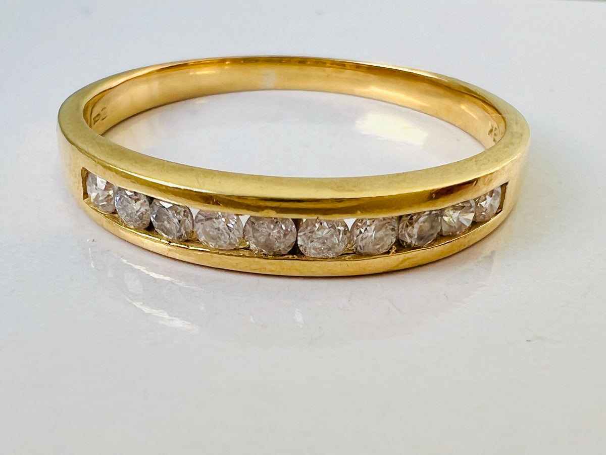 18ct Gold Ten-Stone Diamond Ring