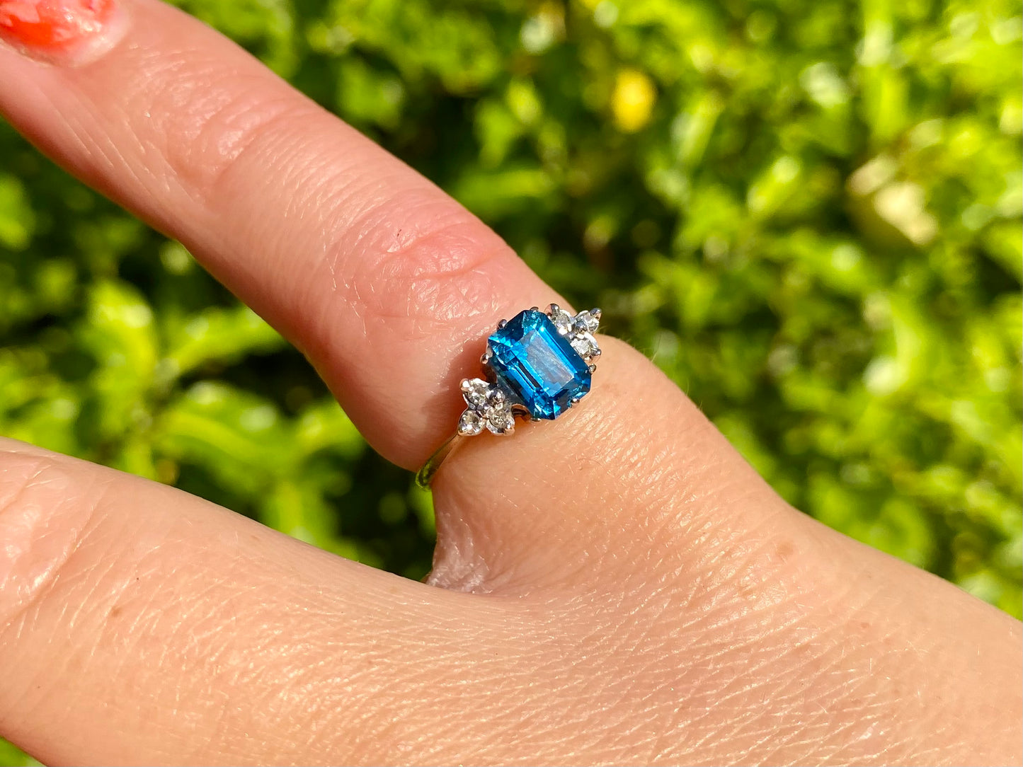 Vintage 9ct Gold Topaz & Diamond Ring