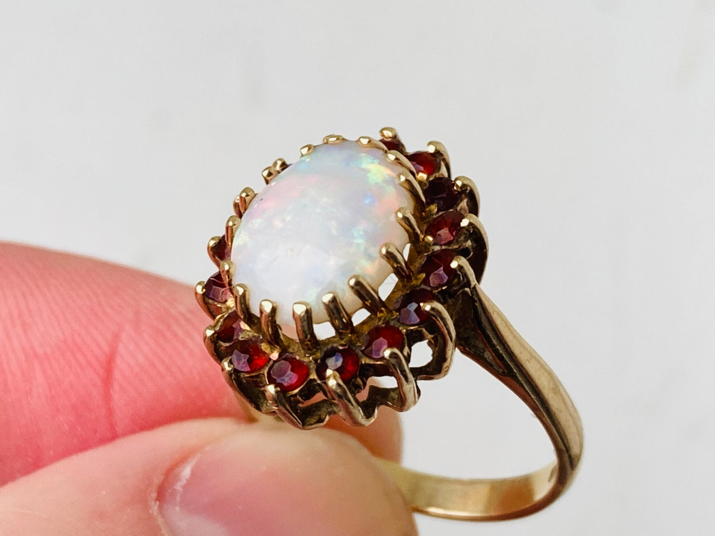 Vintage 9ct Gold Opal & Garnet Ring