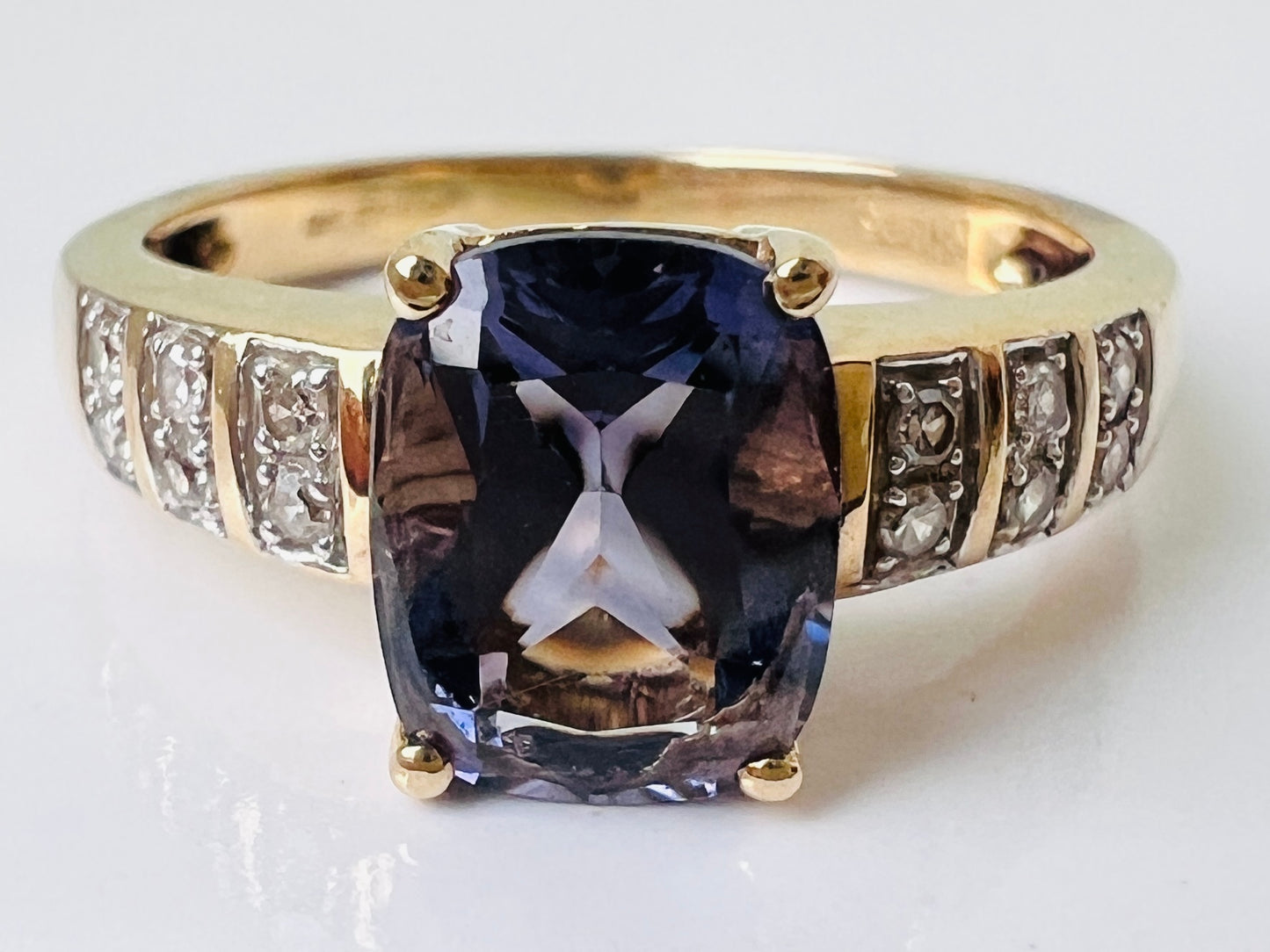 9ct Gold Iolite & Diamond Ring