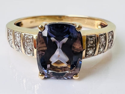 9ct Gold Iolite & Diamond Ring