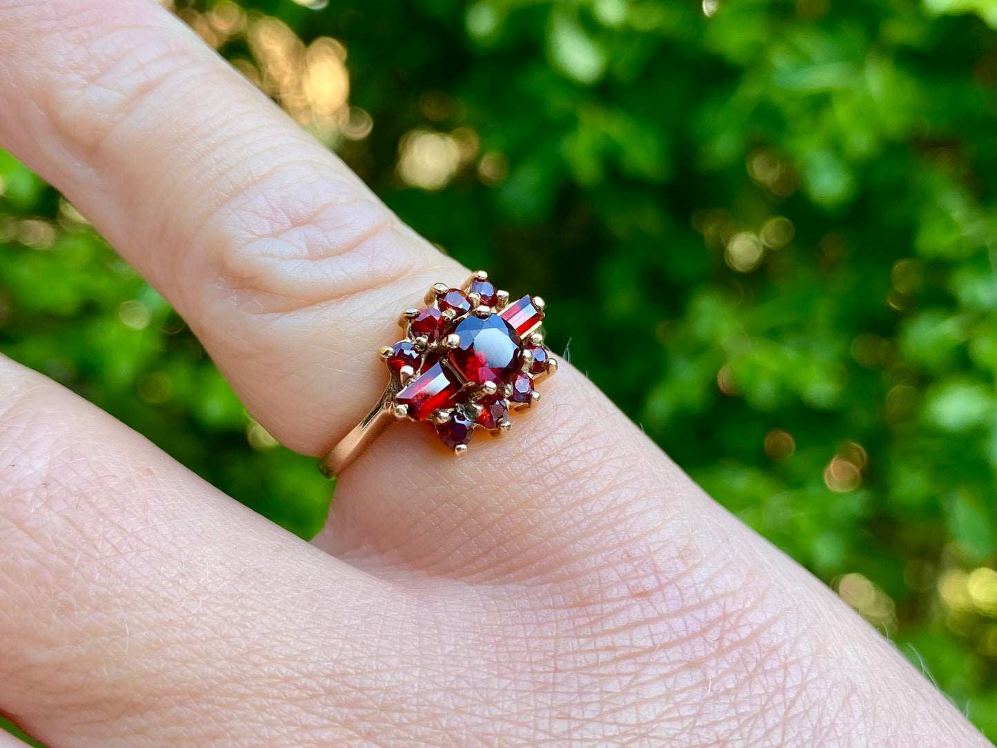 Vintage 9ct Gold Garnet Ring
