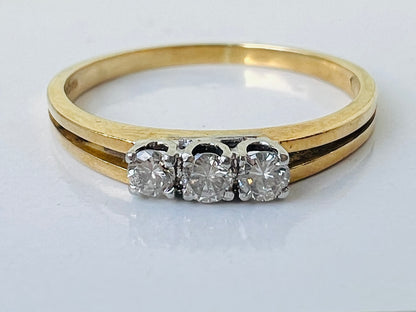Vintage 18ct Gold Three-Stone Diamond Ring