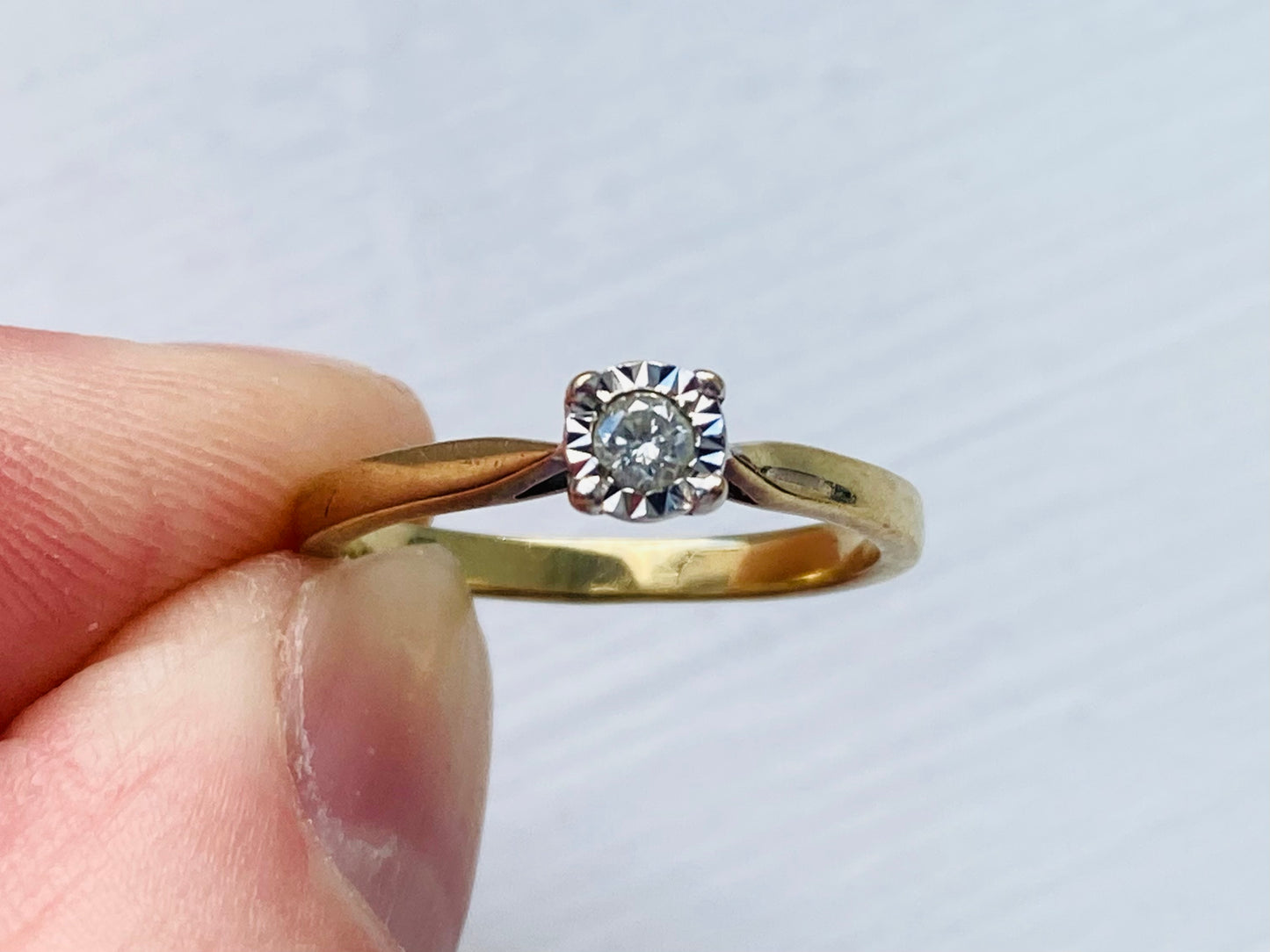 9ct Gold Diamond Ring