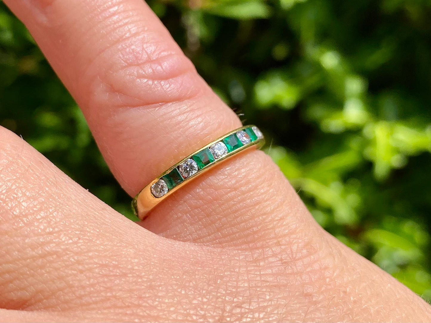 Vintage 18ct Gold Emerald & Diamond Ring