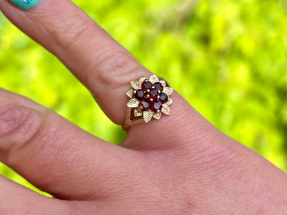Vintage 9ct Gold Garnet Ring