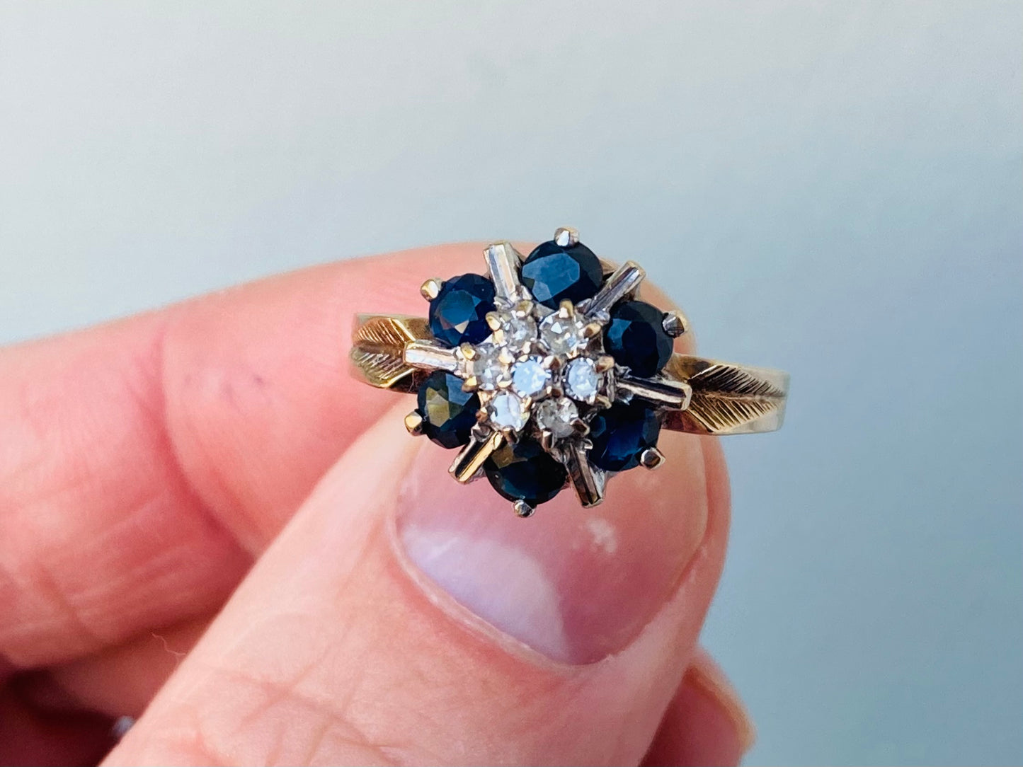 Vintage 9ct Gold Sapphire & Diamond Ring