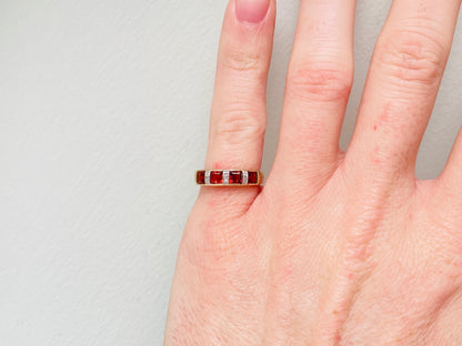 9ct Gold Garnet & Diamond Ring