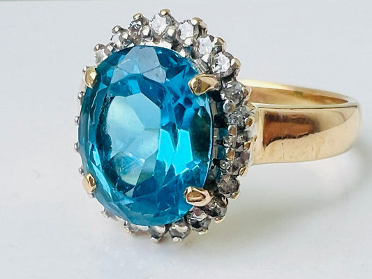 Vintage 18ct Gold Topaz & Diamond Ring
