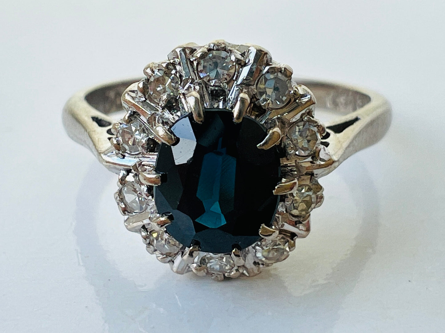 Vintage 18ct Gold Sapphire & Diamond Ring