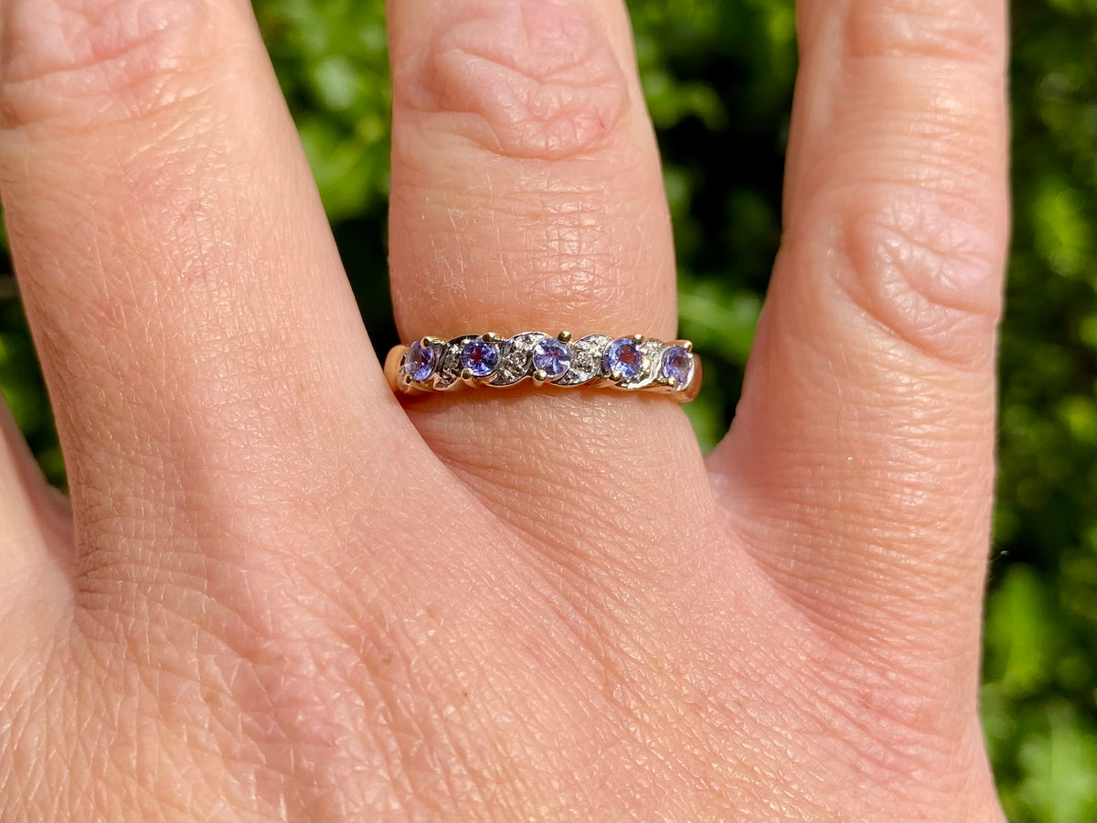 9ct Gold Tanzanite & Diamond Ring