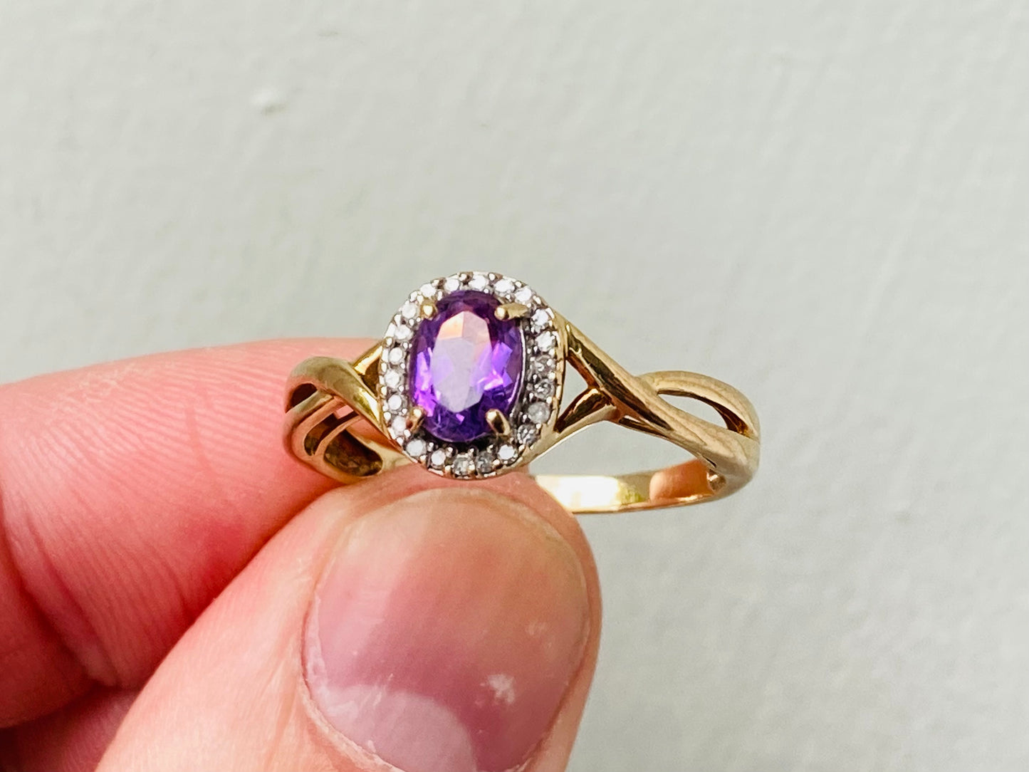 9ct Gold Amethyst & Diamond Ring