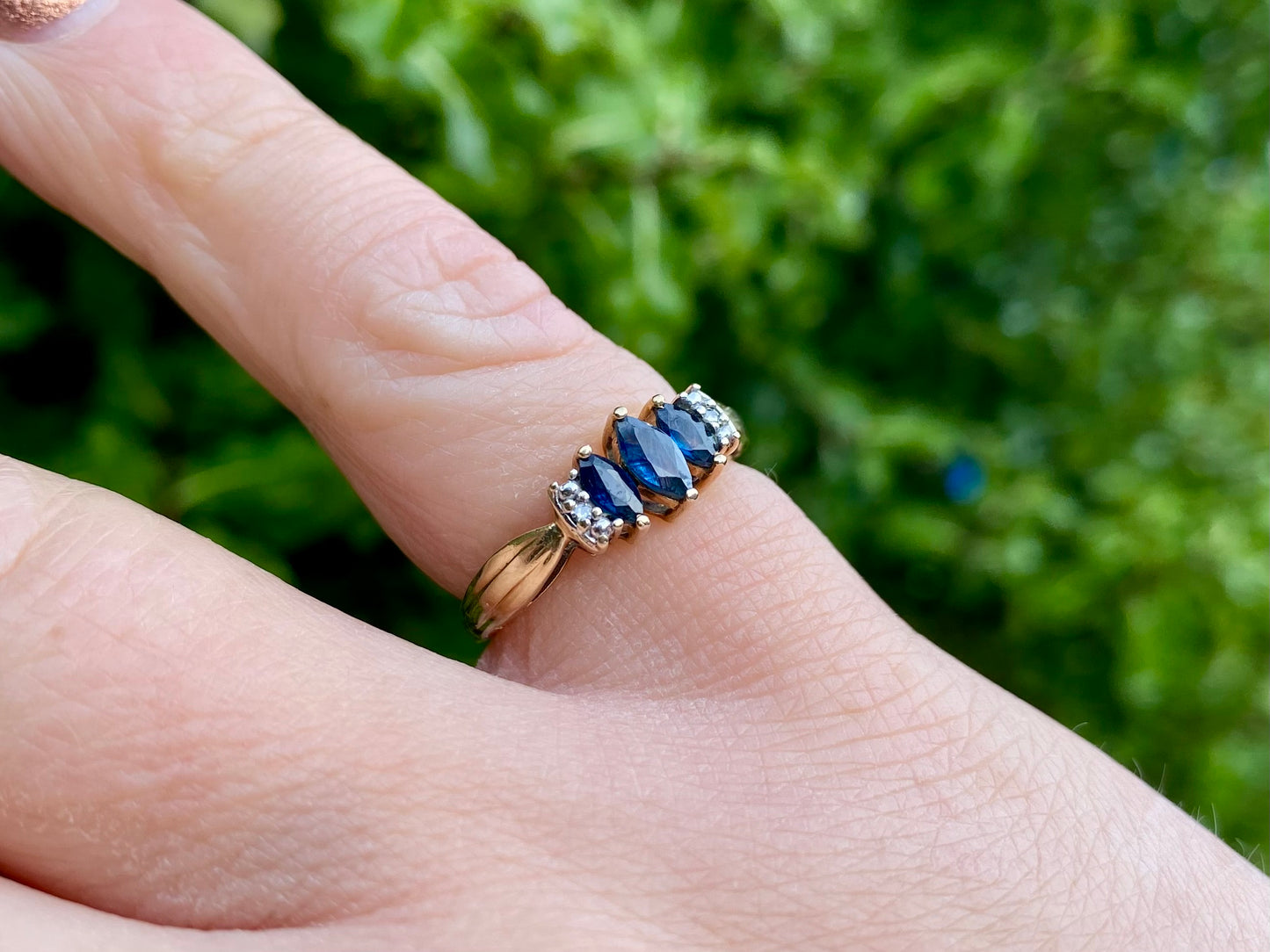 9ct Gold Sapphire & Diamond Ring
