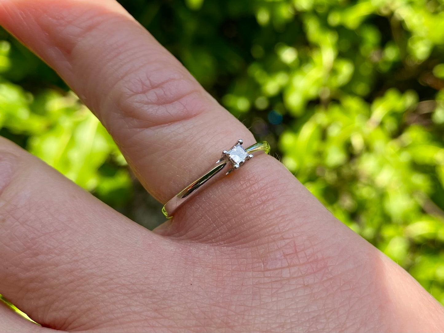 9ct Gold Diamond Ring