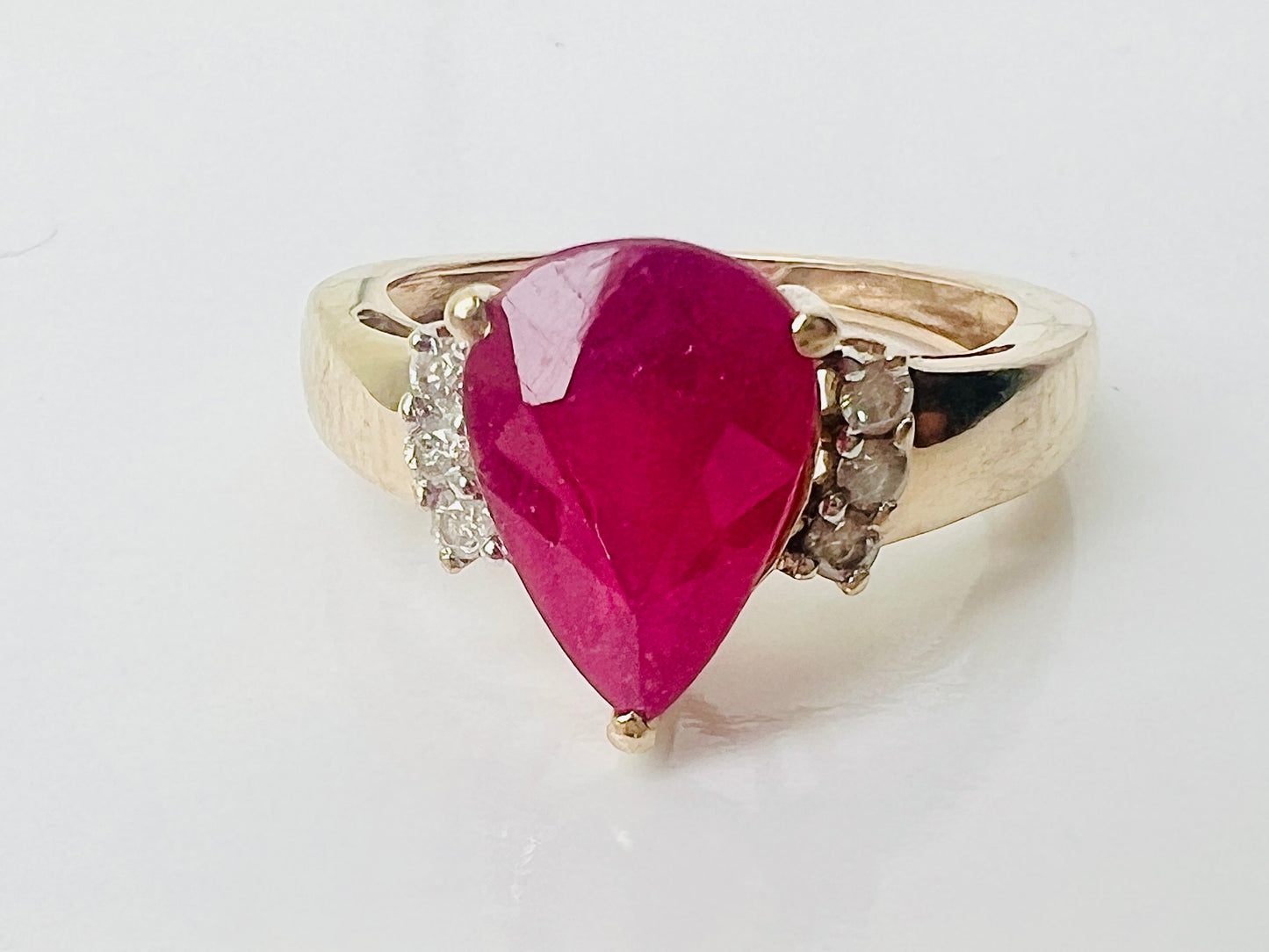 9ct Gold Ruby & Diamond Ring