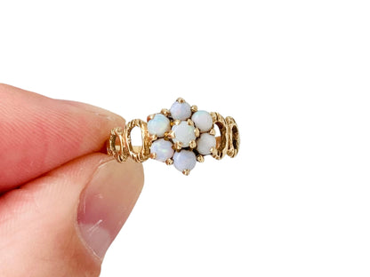 Vintage 9ct Gold Opal Ring