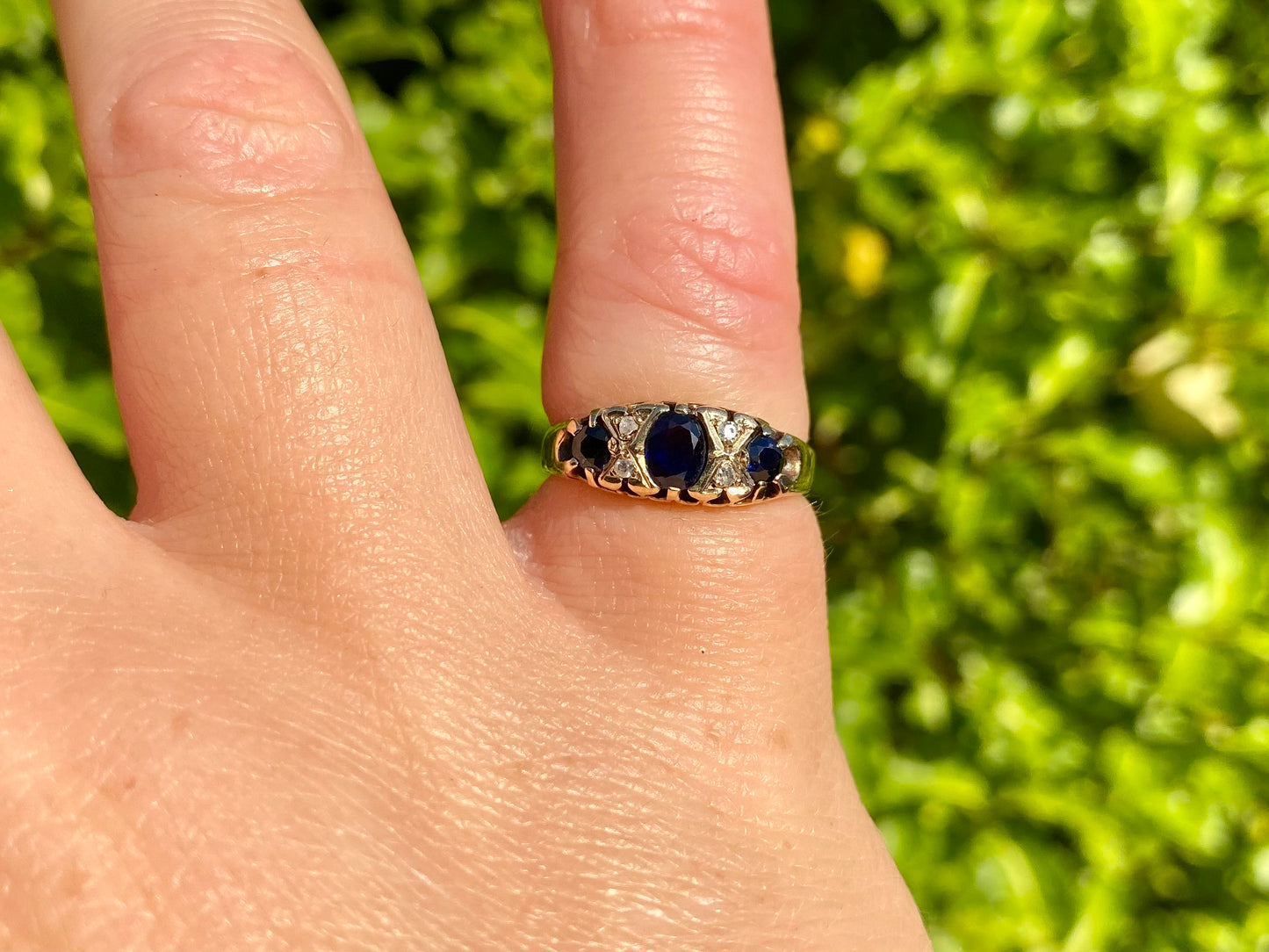 Vintage 9ct Gold Sapphire & Diamond Ring