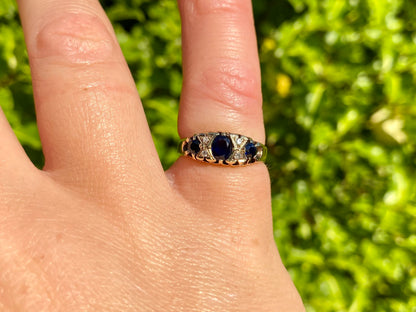 Vintage 9ct Gold Sapphire & Diamond Ring
