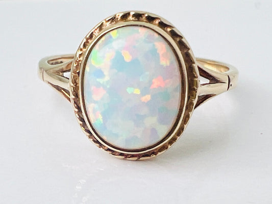 9ct Gold Synthetic Opal Ring