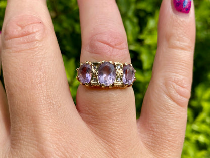 Vintage 9ct Gold Amethyst & Diamond Ring