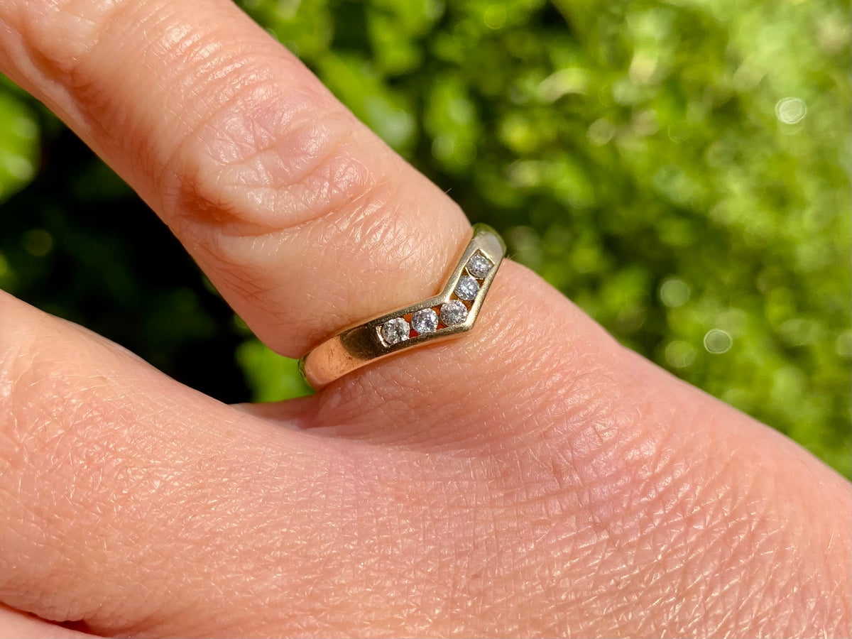 Vintage 9ct Gold Diamond Wishbone Ring