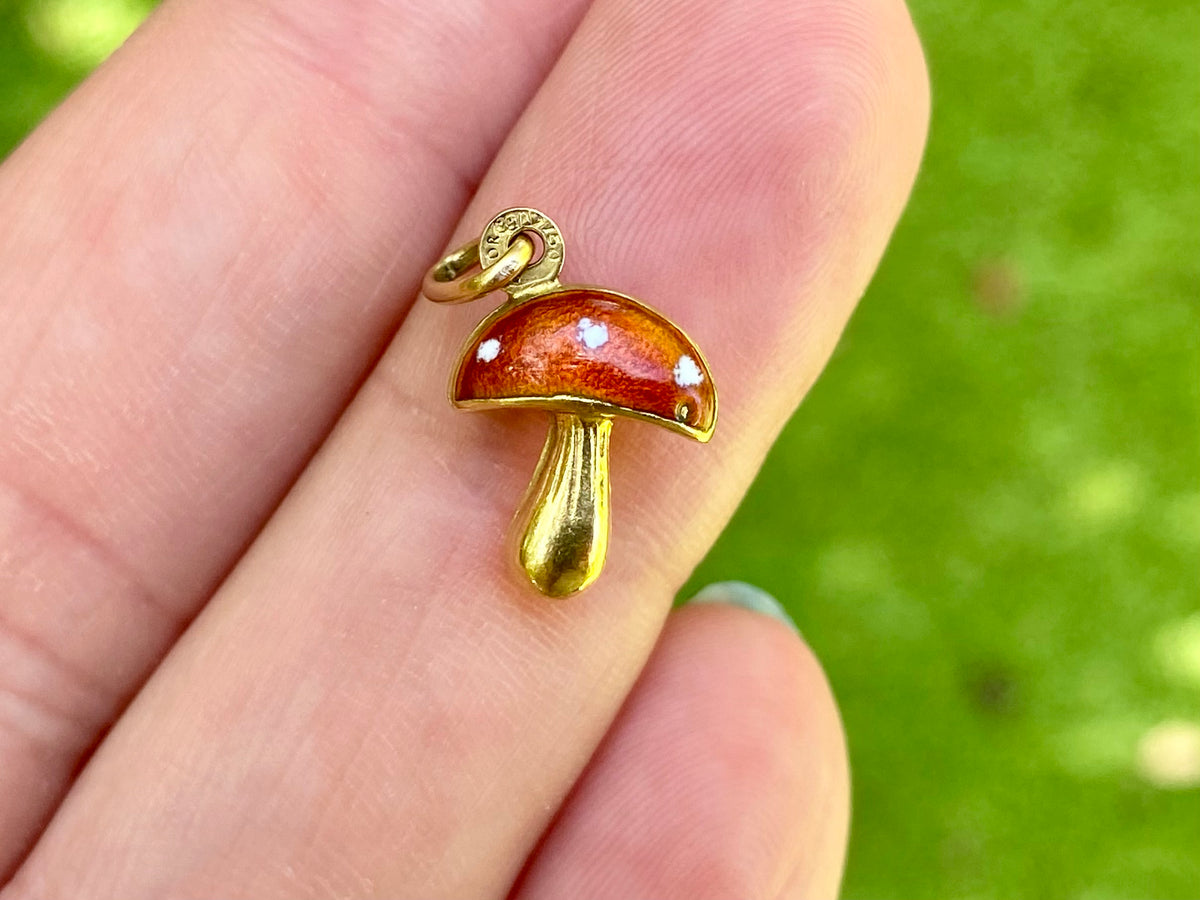 18ct Gold Enamel Mushroom Toadstool  Pendant Or Charm