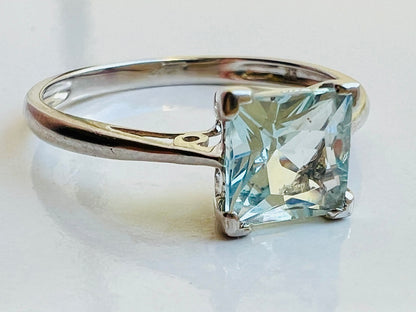 9ct Gold Aquamarine Ring