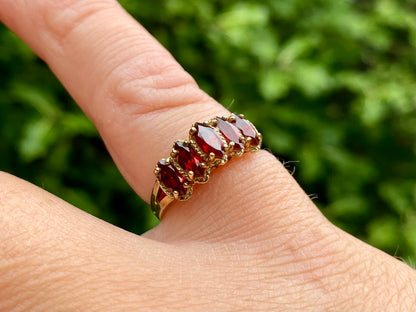 9ct Gold Garnet Ring