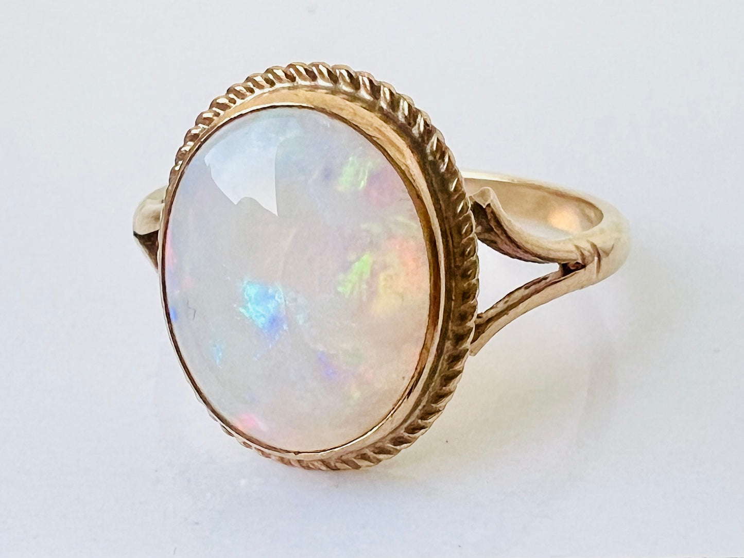 Vintage 9ct Gold Opal Ring
