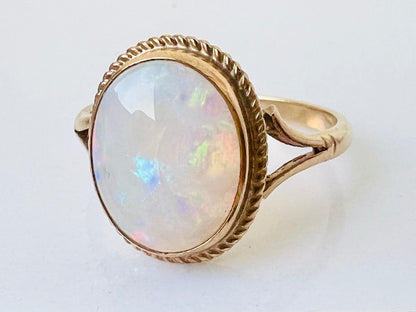 Vintage 9ct Gold Opal Ring