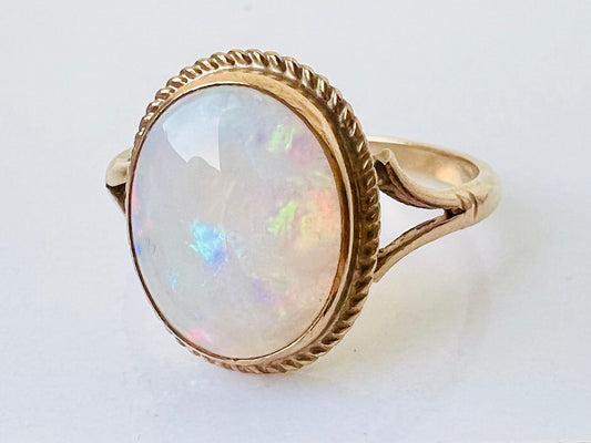 Vintage 9ct Gold Opal Ring