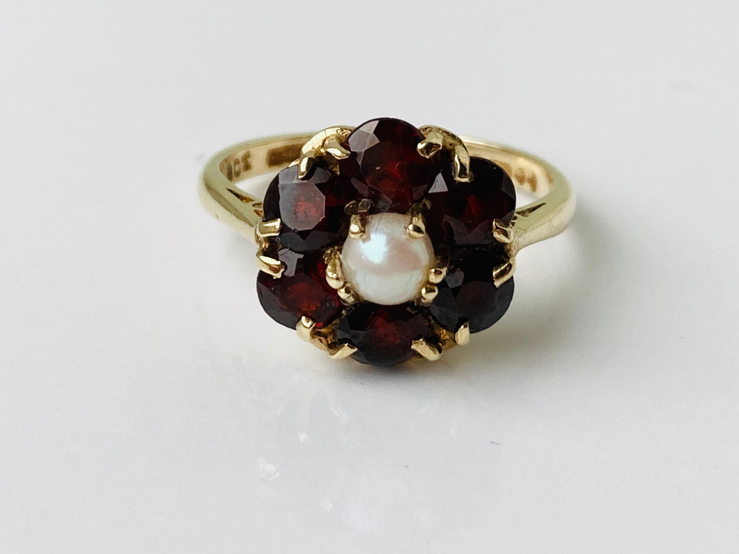 Vintage 9ct Gold Garnet & Pearl Ring