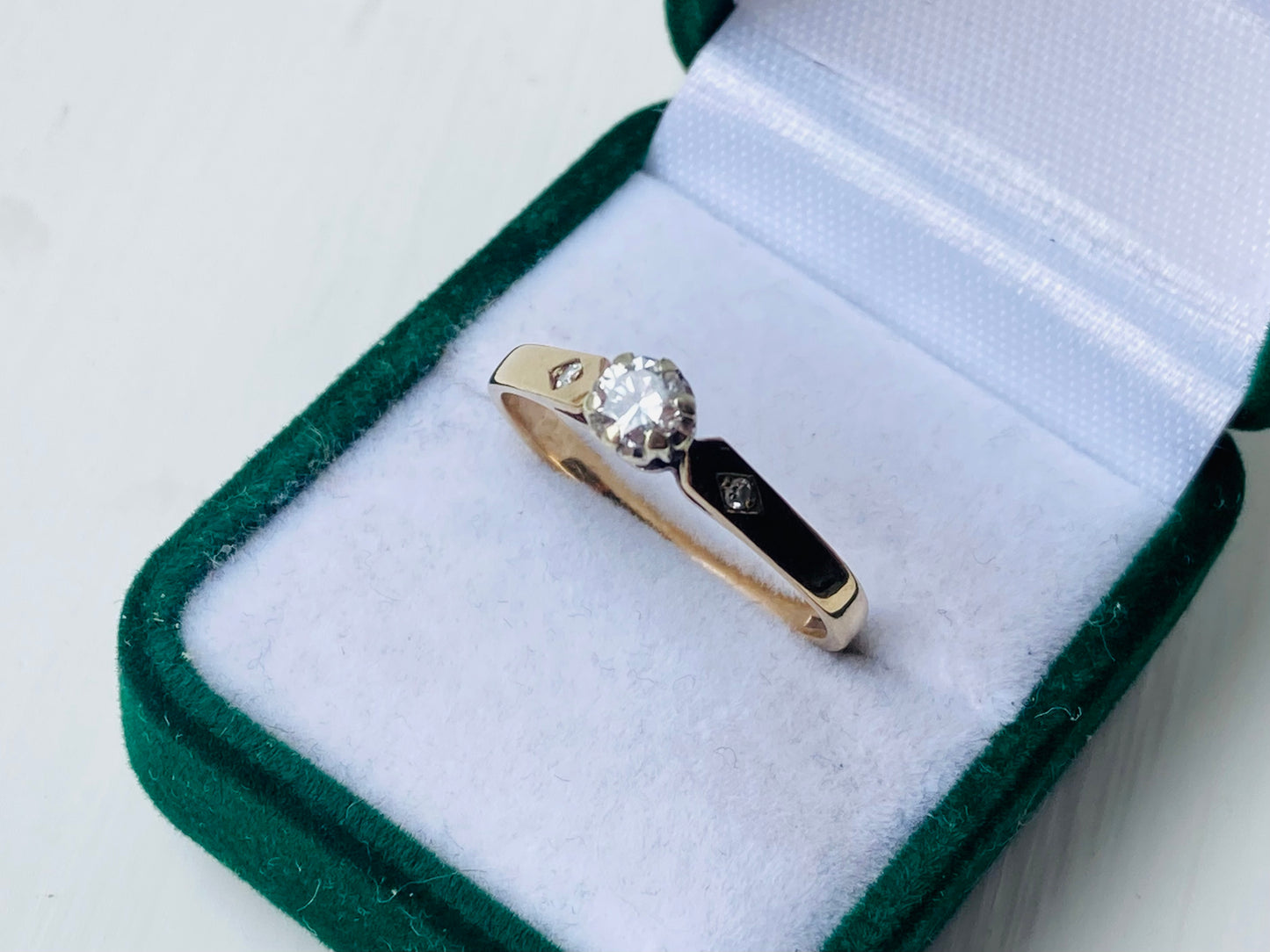 Vintage 9ct Gold Diamond Ring