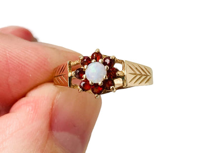 Vintage 9ct Gold Opal & Garnet Ring