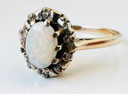 Vintage 9ct Gold Opal & Diamond Ring