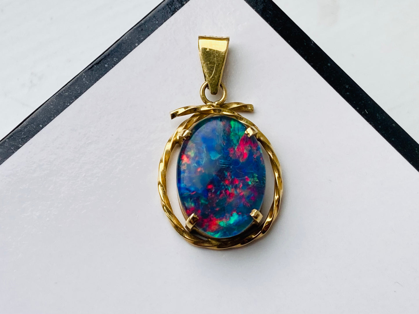 9ct Gold Opal Pendant