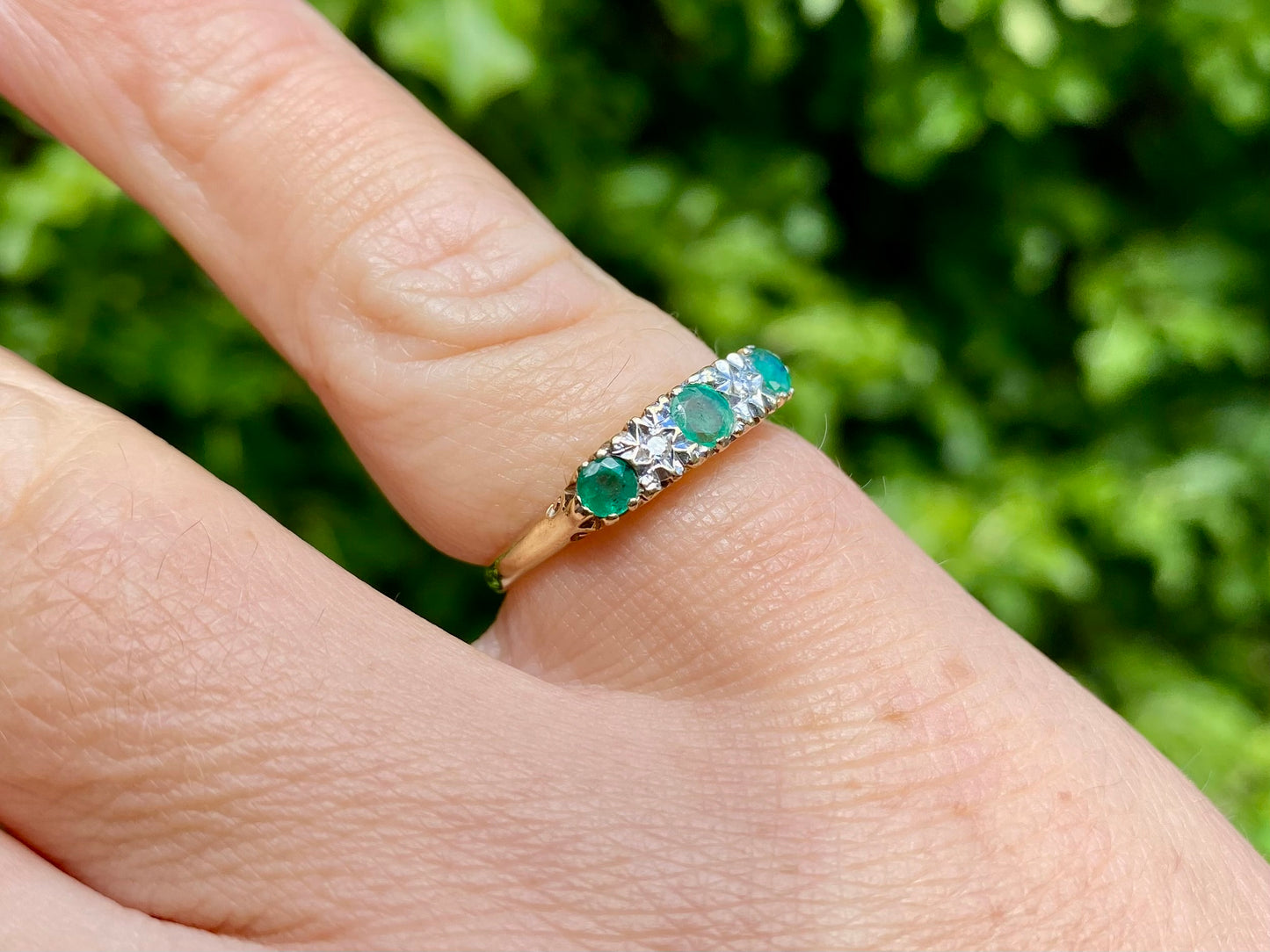 9ct Gold Emerald & Diamond Ring
