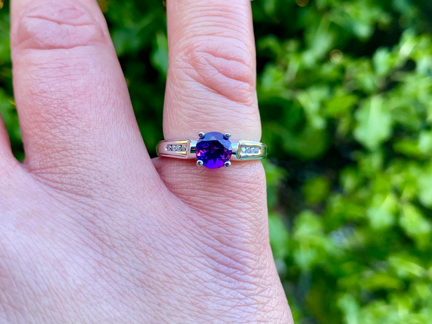 9ct Gold Amethyst & Diamond Ring