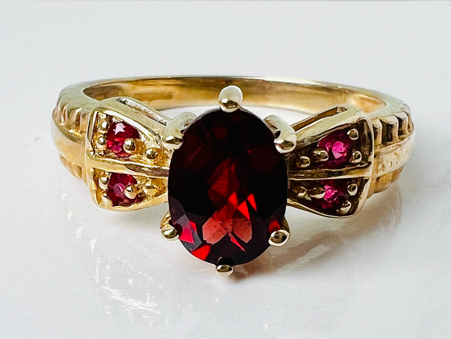 9ct Gold Garnet & Ruby Ring