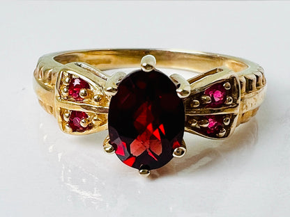 9ct Gold Garnet & Ruby Ring