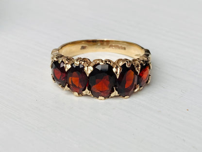 Vintage 9ct Gold Garnet Ring