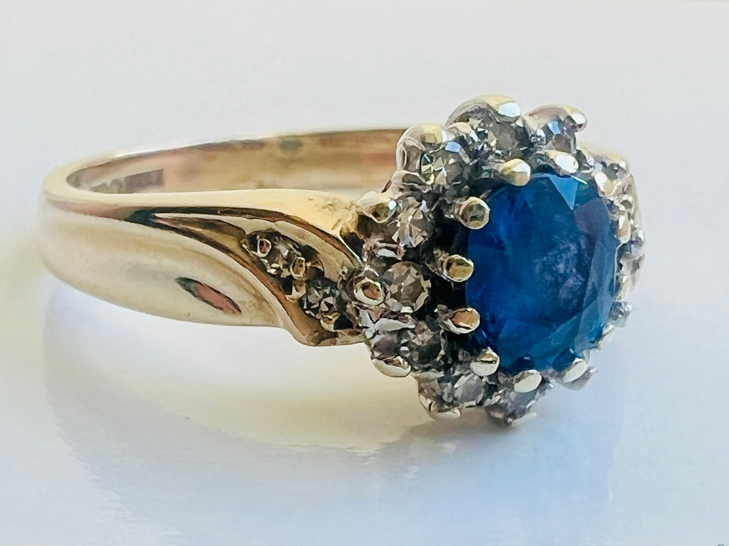 Vintage 9ct Gold Sapphire & Diamond Ring