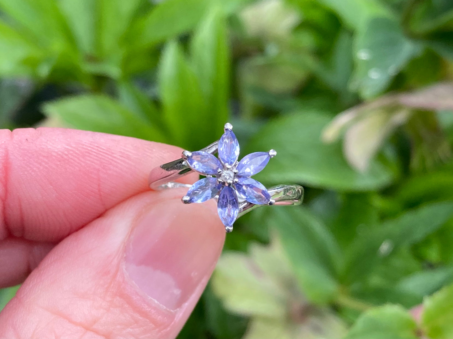 9ct Gold Tanzanite & Diamond Ring