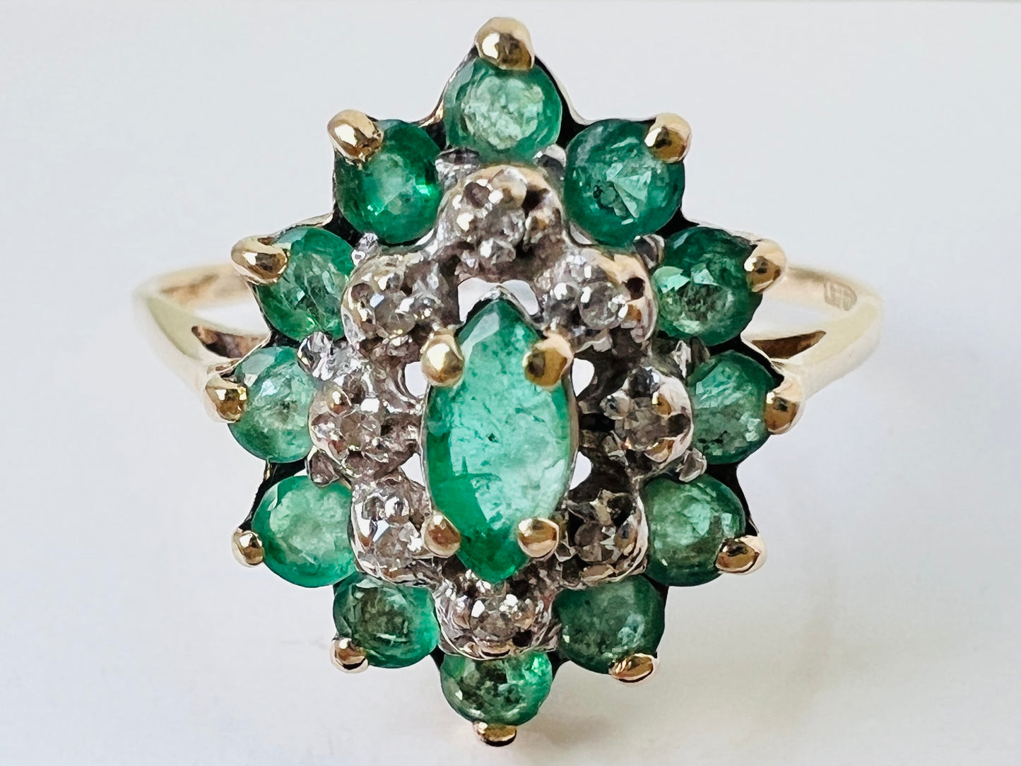 Vintage 9ct Gold Emerald & Diamond Ring