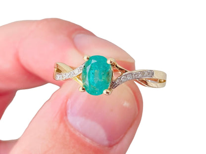 9ct Gold Emerald & Diamond Ring